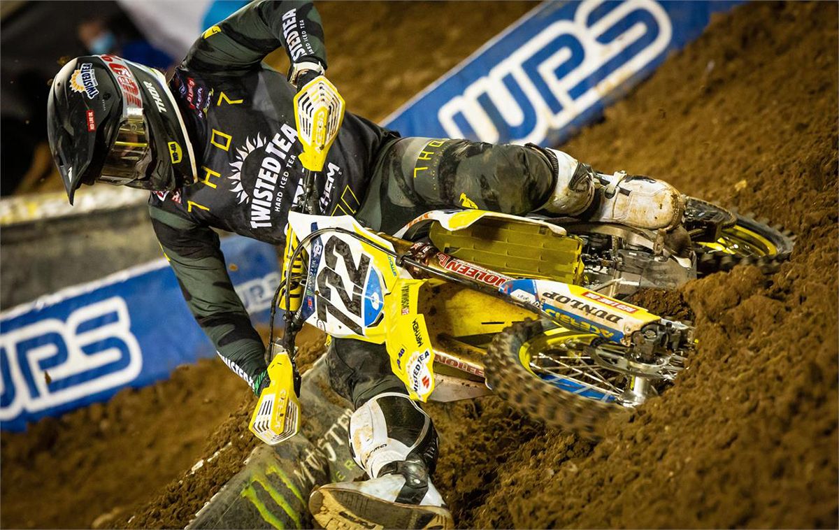 Suzuki riders battle hard at Orlando SX | MotoOnline.com