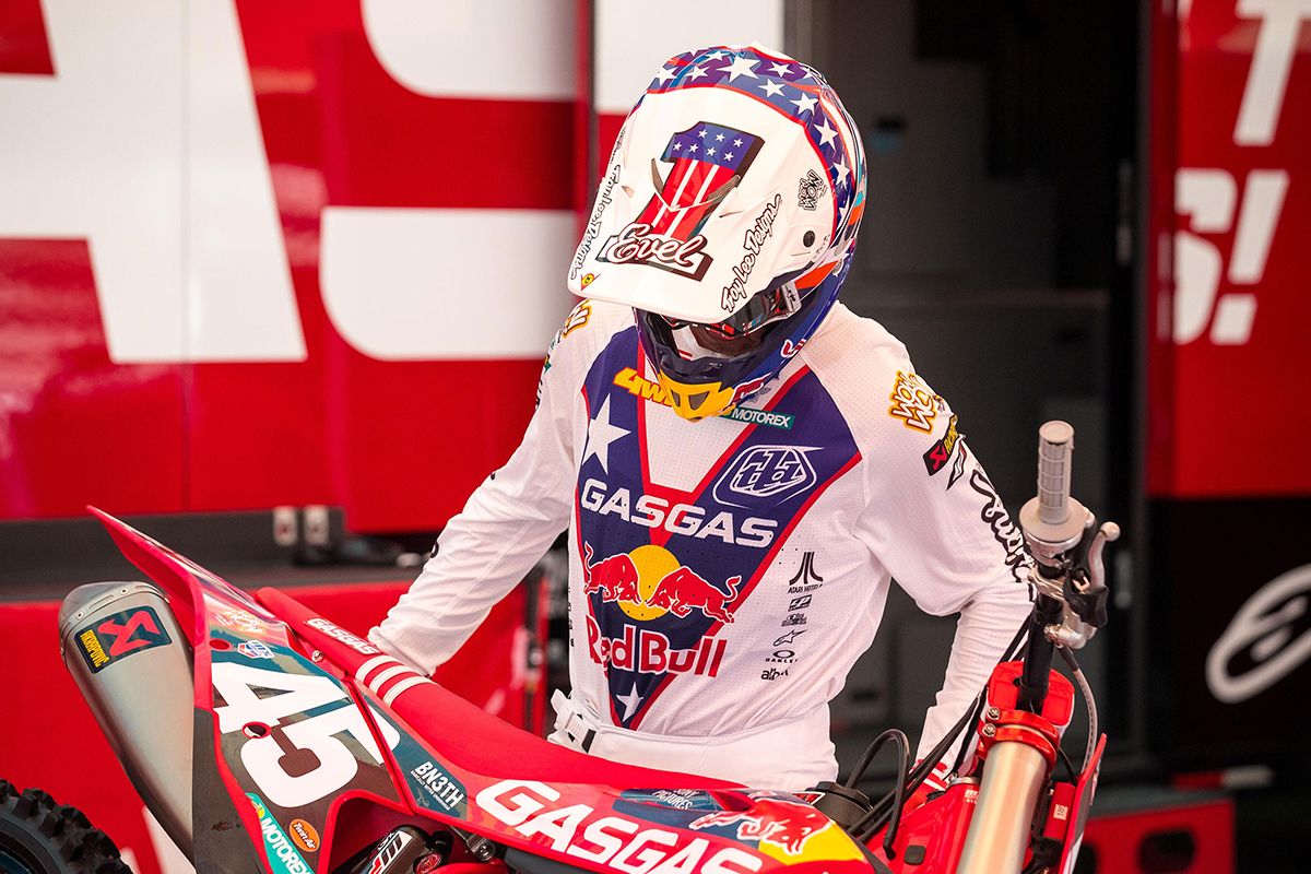 Detailed: 2021 Troy Lee Designs Evel LE collection | MotoOnline.com