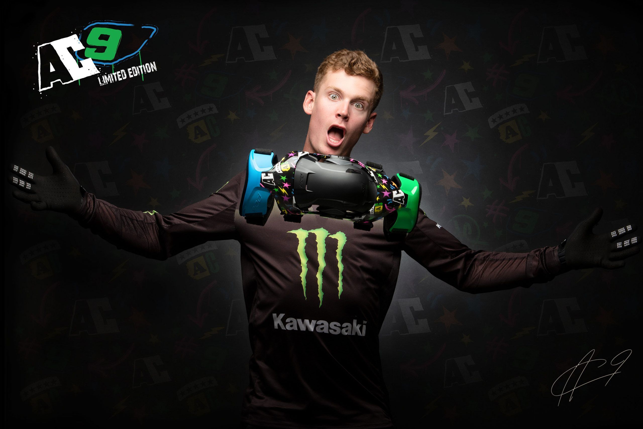 Detailed: Pod AC9 Limited Edition K4 knee brace | MotoOnline.com