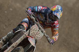 Herlings undergoes surgery on broken collarbone