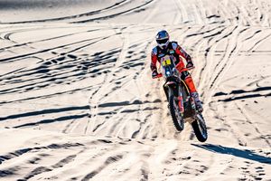 Reigning champion Price leads Dakar Rally on day one