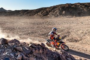 Price hoping to reduce gap to leaders in Dakar day three