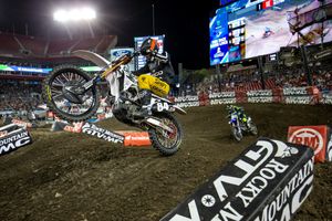 Rookie Shimoda lands top 10 in Tampa debut