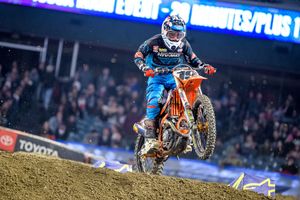 Concussion keeps Bogle out as Bloss named replacement