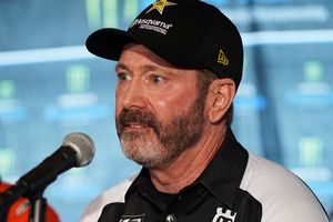 Husqvarna confirms departure of team manager Hewitt