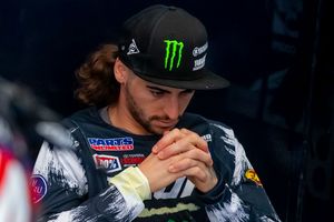 Broken hand pauses 450SX preparations of Ferrandis