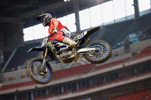 Stewart and Plessinger break top 10 at Houston 3