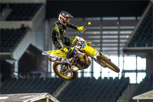 Suzuki improves at Texas Supercross