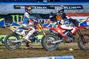 Watch: Moto Spy | Can Cooper Catch Kenny?