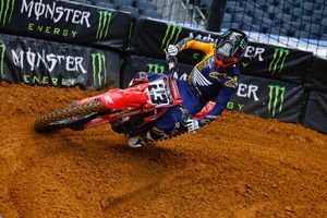 Arlington 3 qualifying led by Sexton and Cooper