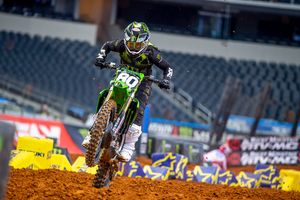 250SX campaign over confirms Smith with dislocated shoulder