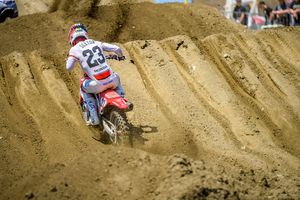 Sexton rues first-turn crash in Fox Raceway moto two