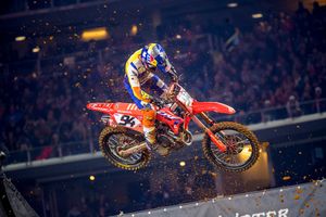 Uncharacteristic crashes affect Roczen in Triple Crown