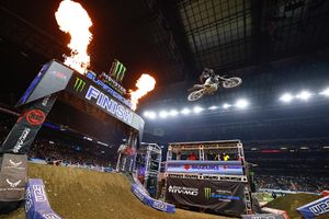 Patient Tomac claims victory in Indianapolis