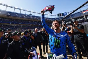 Eli Tomac crowned 2022 450SX champion in Denver