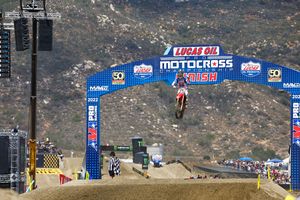 Sexton produces Pro Motocross sweep at Fox Raceway