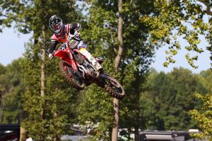 Sexton and Cooper top Ironman qualifying timesheets