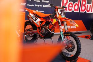 Musquin to remain sidelined with wrist injury