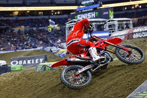 Honda duo qualify fastest on fading Indianapolis track