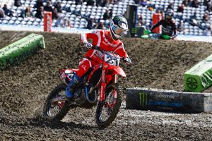 Sexton, Lawrence set top Seattle qualifying times