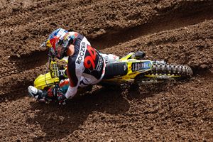 Hyper-extended knee the early sign after Roczen non-finish