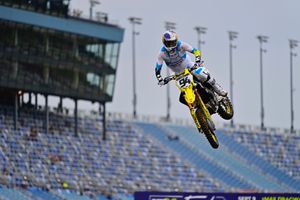 Roczen, Hampshire turn top Chicago SMX qualifying times