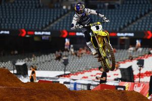 Melbourne WSX qualifying led by Roczen and Anstie