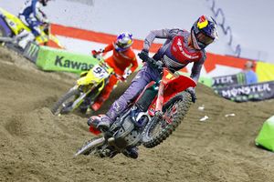Lawrence sweeps Triple Crown at Indianapolis Supercross