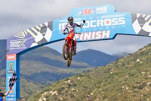Lawrence picks up right where he left off at Fox Raceway