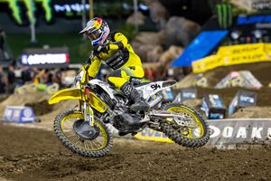 Roczen re-signs for third term with HEP and Suzuki