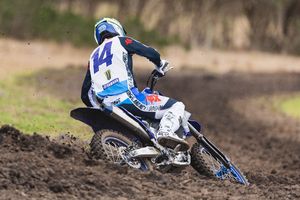 Broken femur ends red plate-holder Beaton's MX1 title bid