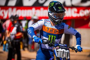 Davies makes riding return after two months on sidelines