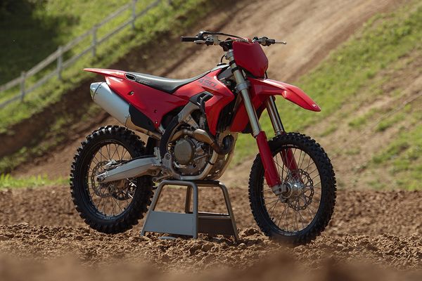 Detailed: 2027 Ducati Desmo450 MX